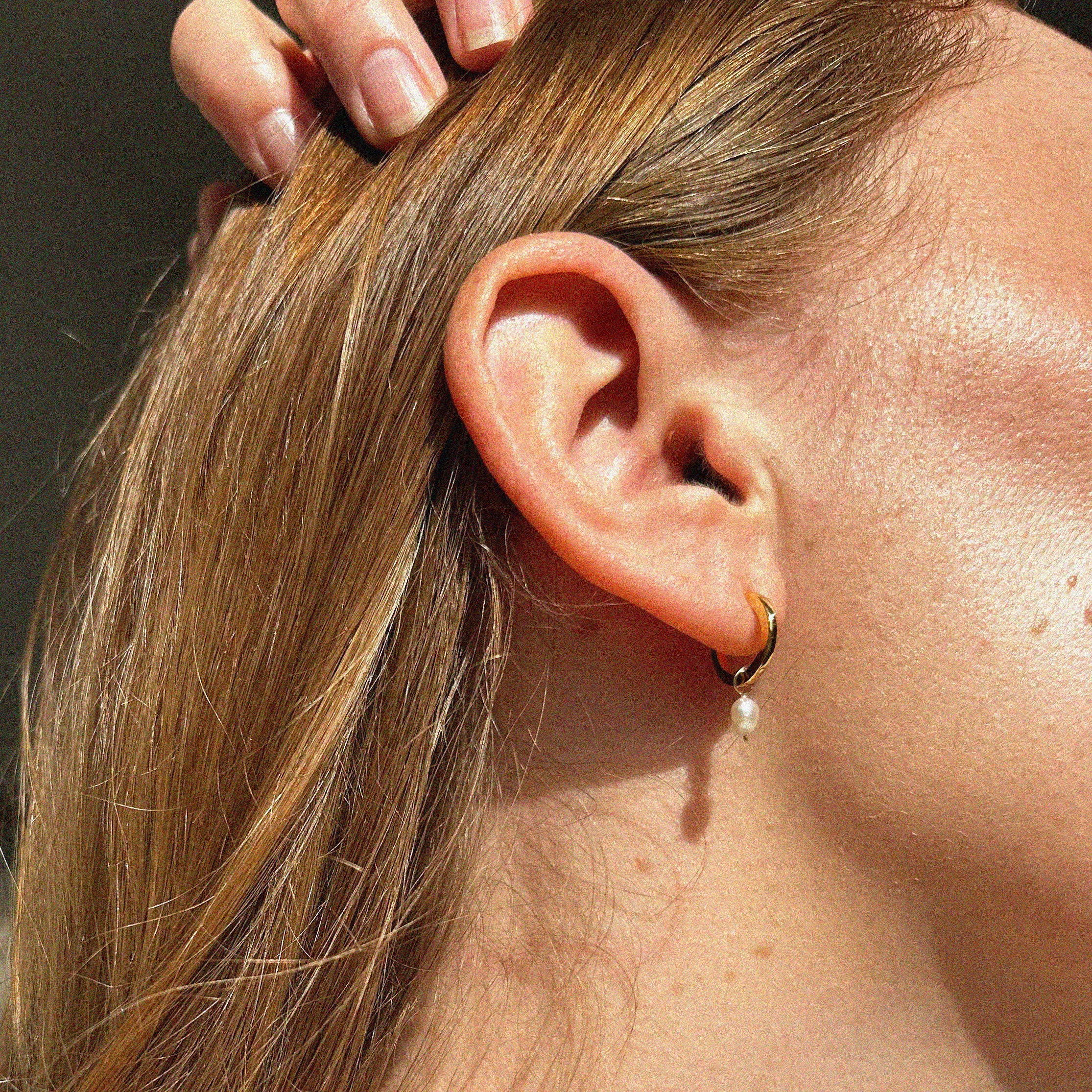 NOVA PEARL DROP EARRINGS