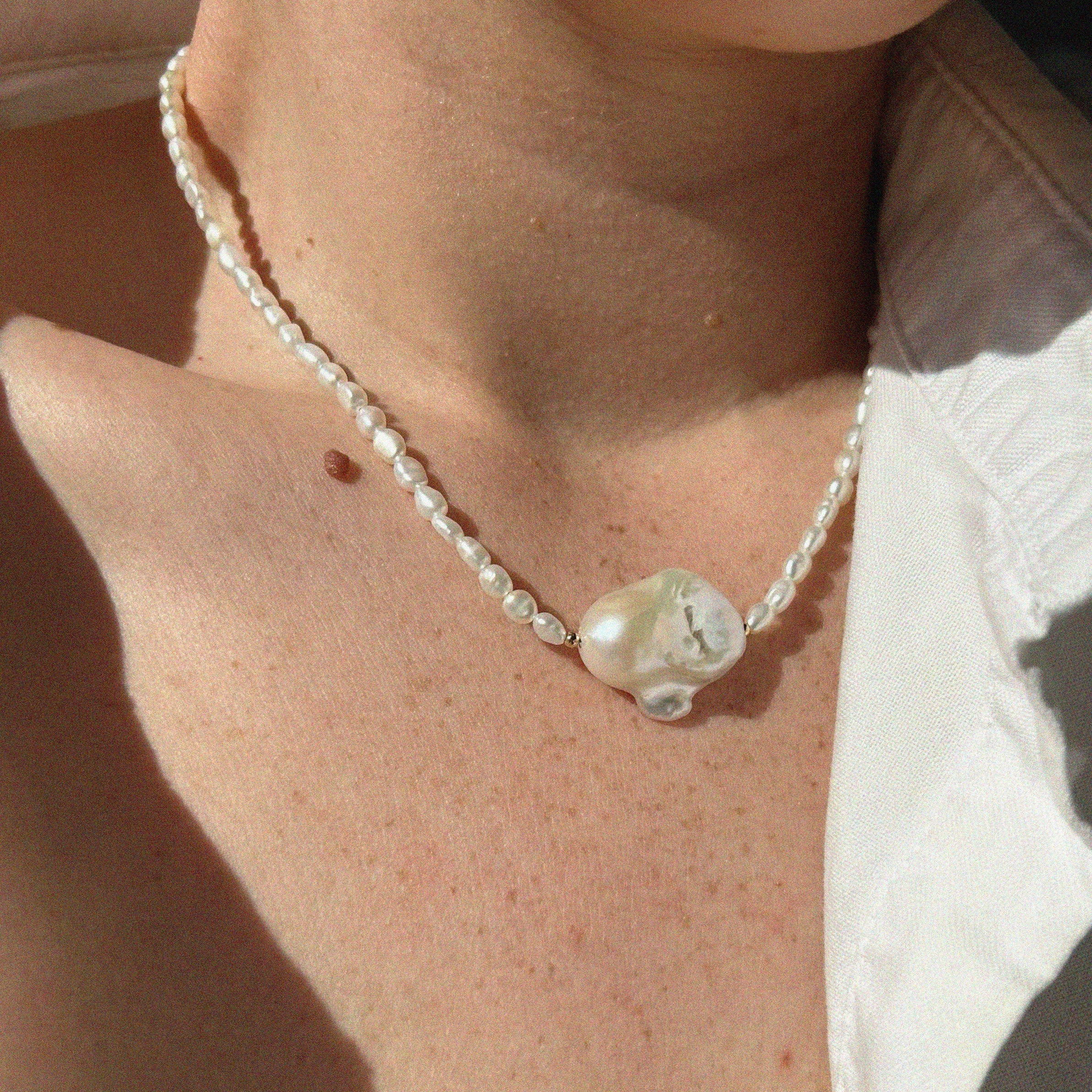 LUNAR BAROQUE PEARL NECKLACE