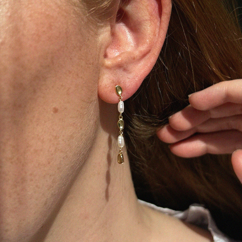 MOLTEN PEARL DROP EARRINGS