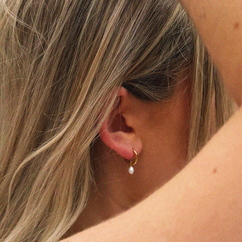 NOVA PEARL DROP EARRINGS