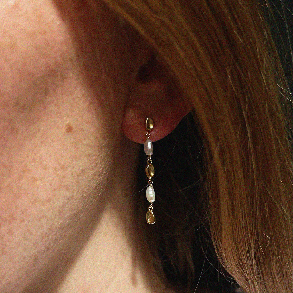 MOLTEN PEARL DROP EARRINGS