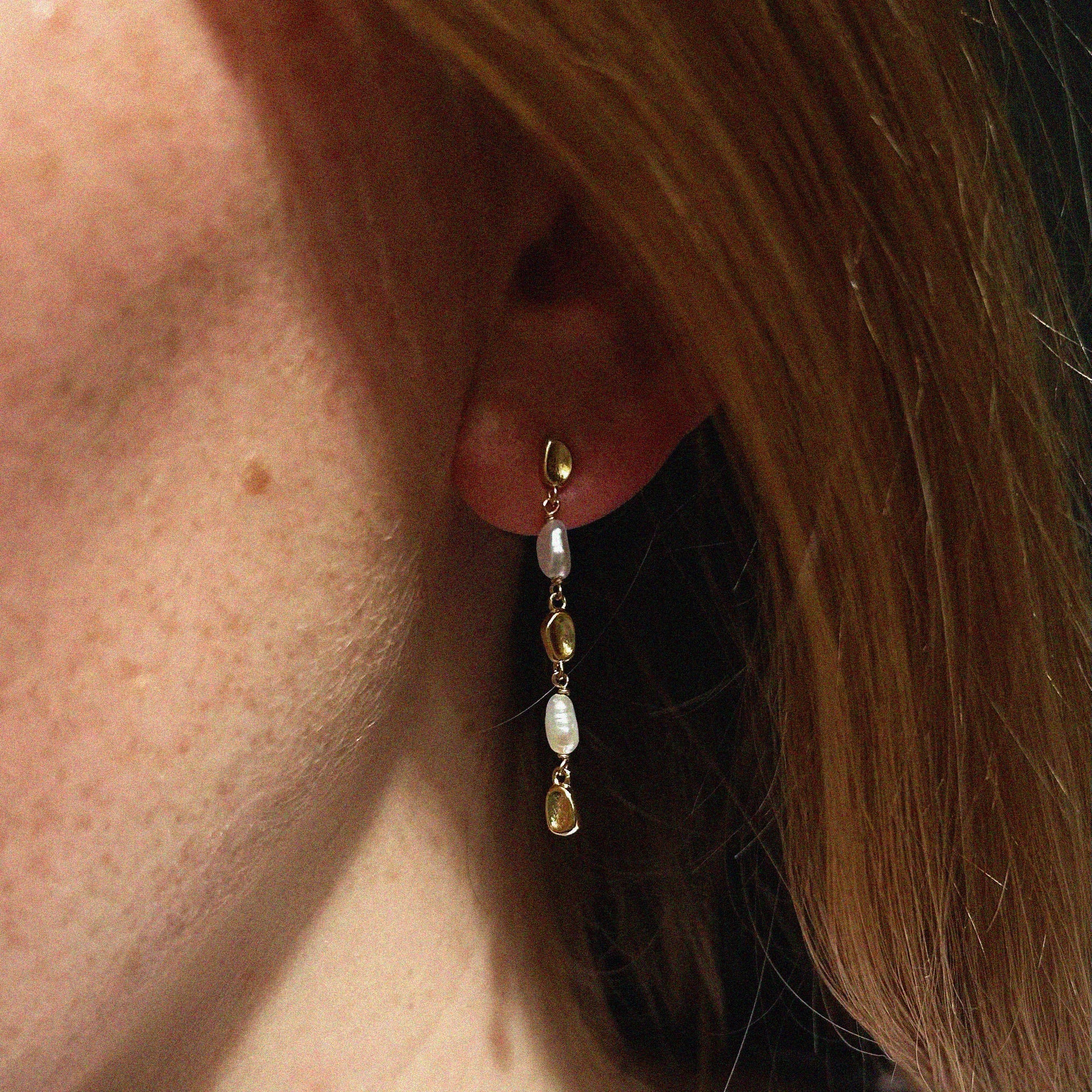 MOLTEN PEARL DROP EARRINGS